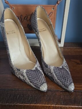 Stuart Weitzman Women's Snake-Print Pointed Toe Pumps in Gray and Cream